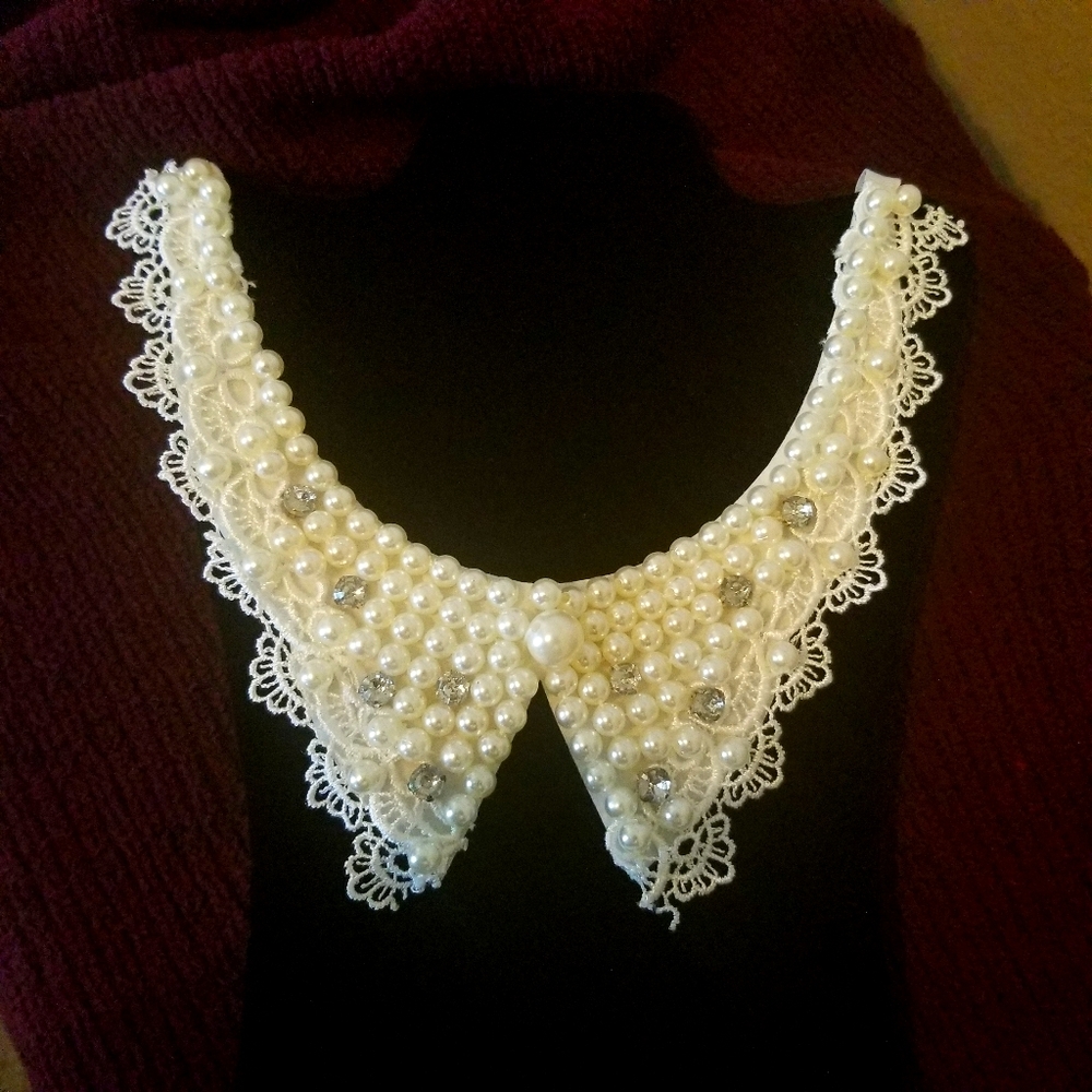 Women Pearled Fake Collar